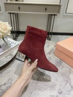 Miu*Miu2024Ss秋冬新款钻跟短靴裸靴 长靴！ 简约名媛款！秋冬限定款 柜台非常难买到， 看着很美腻的样子 其实非常软巨好穿！脚感超赞！不管腿粗腿细 都