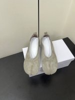 p380Maisonmargiela｜Mm6马吉拉复古Tabi分趾中跟单鞋 刻着“时髦”两字的猪蹄分趾鞋 这次在原来的基础上又做了升级 分趾开衩位置真的是考究工