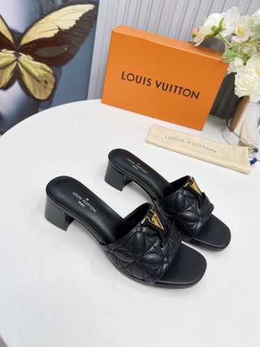 路易威登lv 官网1:1大量现货热卖中码数35–43。平底橡胶 。真皮底+4035。42。43。44订做不退换