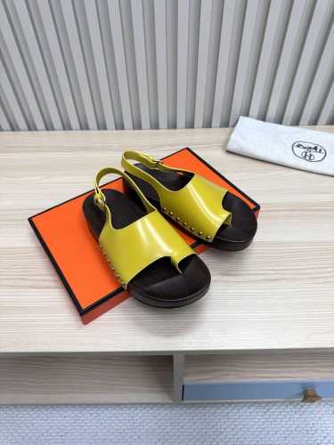 Hermes 爱马仕 oran系列顶级上新实木高定牛皮版本 每年人气最高的拖鞋美到无法言喻绝好的穿着舒适感可是经典必备，各种风格搭配都Hold的住！材质：进口定