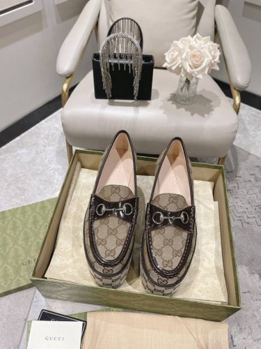 Gucci24Ss 松糕鞋，时尚是轮回 Gucciancra大秀，回溯了贯穿古奇发展历程的一经典， 面料牛皮 里皮，进口混种羊皮 底高10Cm 35-41 40