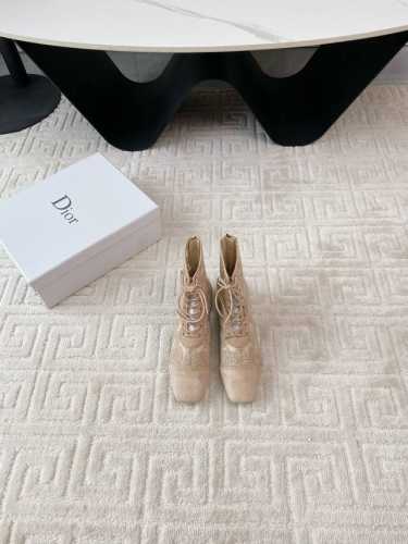出厂 顶级品质dior Ss23 New Arrival～Cd 春夏蕾丝刺绣网靴新品 玫瑰花蕾丝刺绣，精致绝美的存在！ 鞋头麂皮材质，鞋底意大利进口牛皮材质！