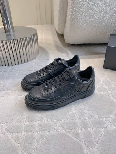 出厂价P Chane*经典款小白鞋板鞋 经典黑白两色 百搭单品 鞋面牛皮 内里羊皮 原版开模大底 尺码35-39 40定做