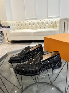 Louis Vuitton 路易威登 -高端品质 原单 -鞋面：进口头层牛皮 -内里：水染小牛皮 -大底：原版真皮大底成型大底 -超高品控 做工精细：凸显 高端