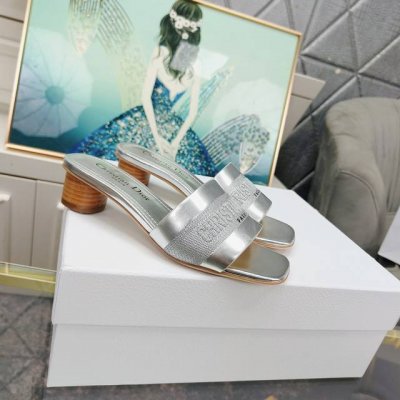 工厂价 迪奥 Dior 2024 春夏新款 Dway 平底一字拖拼色女鞋 Cd字母logo立体刺绣圆柱跟凉鞋 方头粗跟果冻色露趾拖鞋 原版开发市面顶级版本 材质