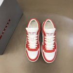 元 38-45 Prada 普拉达新款男士真皮运动鞋，市面最高版本 、欢迎任意对比！原版皮料质感极佳，超上档次！意大利进口胎羊网内里，可拆式垫！奢华用料、精细做