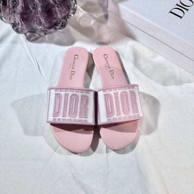 出厂： Dior 迪奥春夏新款 立体字母刺绣平底拖鞋 一字拖 凉拖 码数：35-42