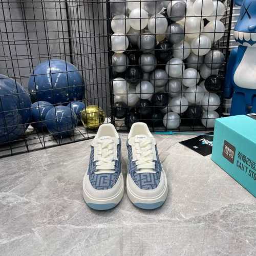 出厂价 巴尔曼balmain 新款男士运动休闲鞋，撞色拼接设计，时尚潮流，内里羊里上脚非常舒适，极致柔软细腻，搭配巴尔曼专属鸡眼五金扣，Tpu大底，流线形男鞋！