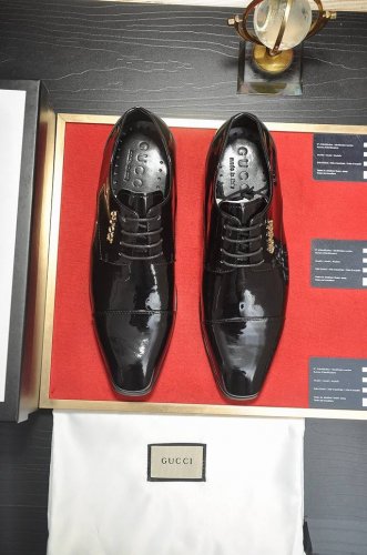 出厂价 意大利顶级奢侈男鞋巨头 GUCCI 古奇 全羊皮内里 新款报到原汁原味的欧式风格 赏心悦目为了让鞋子更加耐用不变形制作继续沿用传统做法 但仍然不乏创新皮