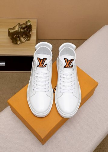 高帮系列louis Vuitton 路易威登 ，新款官网休闲高帮鞋爆款！原版一比一.，大牌的气势不言而明！上脚舒适大气！鞋面采用意大利进口头层牛皮搭配原版花纹+
