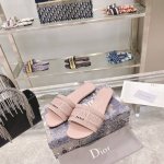 出厂： Dior春夏新款CD迪奥女士老花刺绣皮底拖鞋克里斯丁迪奥一直是华丽与高雅的代名词，在时尚殿堂一直是雄踞顶端特別值得一提的是：鞋底绣花图案，再現Chrst