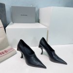 高品质出厂 ！顶级品质Balenciaga 巴黎世家25春夏新款尖头高跟鞋！将时髦发挥到极致巴黎家的鞋子绝对开了挂，每一双都想去入，因为真的每一对都自带时髦感