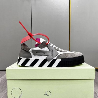 出厂价 Off-White 最新推出运动爆款原版大底开模，一比一定制，鞋面进口牛皮配布，羊皮内里，上脚舒适柔软 ，两色可选，码38-44， 45，46定做不退换