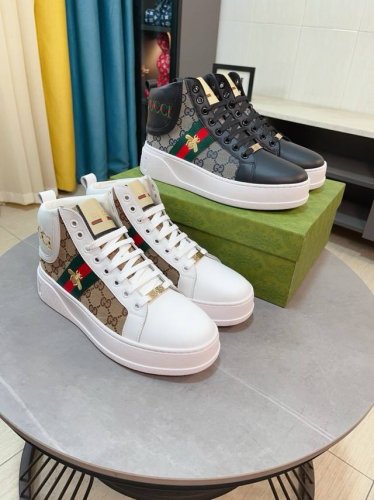 出厂价 Gucci 古奇 新款上市，上图必卖 顶级奢侈品牌，最新時尚休闲男鞋，潮流百搭之款，轻松运动风，鞋面意大利进口鳄鱼纹牛皮真皮内里 加超精细做工。原版个性