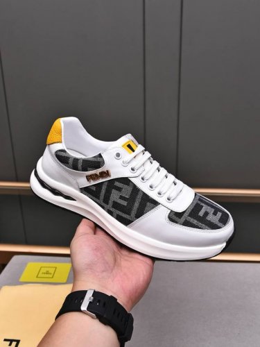 PP FENDI 芬迪 F家火爆小单品男鞋男鞋高端品牌最新力作：鞋面采用头层牛皮FD专用材料羊皮里制作让行走更加便捷舒适，惊世之作，与官方的质量相比美的1：1复