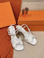 出厂价空面 钻面 Hermes 爱马仕Heden 80凉鞋系列 时尚又百搭 超级舒服 每个细节都做到极致 原版1:1独家私模五金钻扣 原版私模鞋跟 原版意大利真