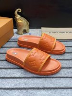 Loui* Vuitto* 顶级原单 Lv Size：38-44 45定制 Th 路易威登~奢品拖鞋，路易威登新款压花拖鞋火爆上市，凹凸花型看上去很软糯超级百搭