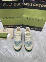 钻面款 GUCCI 早春钻面复古板鞋 顶级代购版本 Gucci 系列做旧时尚小脏鞋. 国际时装周走秀款！李宇春等各明星人手一双！国外购原版一比一开发复刻采用原版