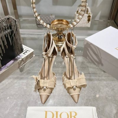 新款流苏织带女鞋 Dior 迪奥 2025春夏走秀新款adiorble高跟女鞋 Cd明星同款时尚流苏蝴蝶结细跟珍珠字母logo五金中空凉鞋 市面顶级高端版本材质