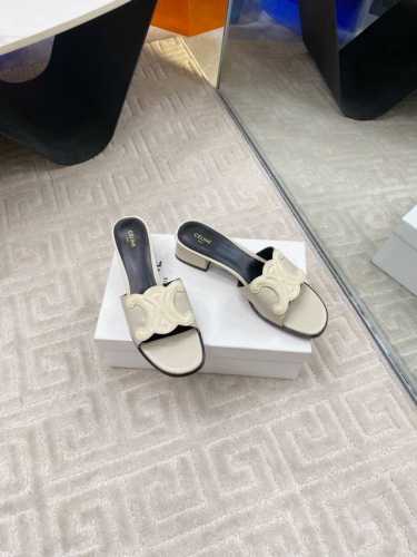 代购级380 celine 赛琳 凯旋门 25Ss 春夏新款 半拖 高级感十足 网红Ins种草神器、非常复古风、气场十足单品、设计风格非常新颖、高档且非常舒适.