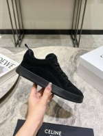 CELINE 思琳 春夏走秀款面包鞋 TRAINER厚底系列运动鞋、这一季运动休闲鞋无论从楦型的轮廓隔板的拼接都让人耳目一新、前后品牌LOGO相呼应、大底边位明