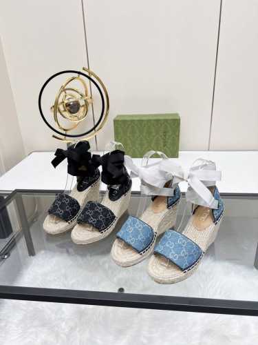 冲量价: Gucci 古奇坡跟渔夫凉鞋 厚底草编 高端品质 面料：双g面料电绣 内里：混种羊皮里 码数：35～42 颜色：黑灰色 各位新老客户图片已经更新请转图