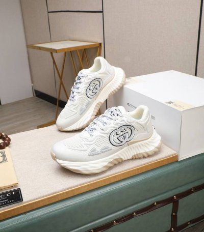 出厂价 Gucci2024年最新款 专柜同步发售，意大利进口原版小牛皮，真皮内里， 凸显高端 贵气 档次 做工考究，鞋底：原厂特供原版底，独家双层活动成型底超级