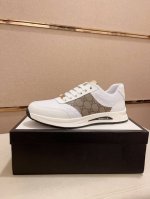 工厂价 新款gucci 古奇 专柜同步上市， 新款男鞋、面料精选进口牛皮，内里:羊皮内里 高端气垫开模防滑橡胶大底，精美线条、简约大气，上脚舒服上挡次、休闲旅游