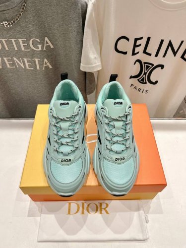 顶级出厂 Dior* 迪奥d家b44系列全新厚底休闲运动鞋 市场顶级版本～ 原版购入开发 做货 这款 Walk'N'Dior*厚底休闲鞋是一款时尚单品，提升该系