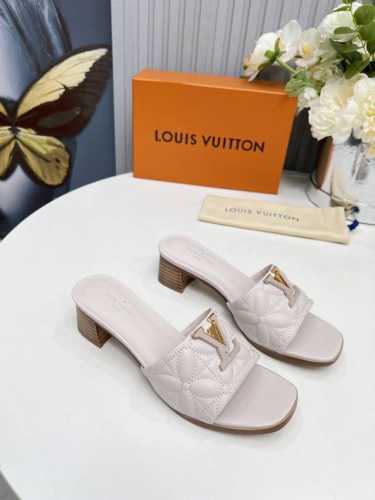 路易威登lv 官网1:1大量现货热卖中码数35–43。平底橡胶 。真皮底+4035。42。43。44订做不退换