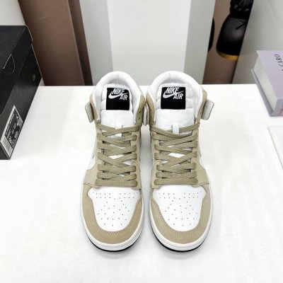 出厂: 独家顶级版本 Air Jordan耐克联名25vs最新王炸爆款系列 情侣彩色拼色休闲鞋 唯独一款牛皮拼色的高帮鞋，耐克乔一情侣毛鞋让鞋迷大开眼界，各种意