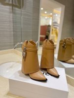 专柜正品级定制版本 Givenchy0 新款刺绣短靴，市面最高版本 纪梵希 锁扣 鞋头刺绣花款 风靡整个时尚圈 原版开发鞋型超级正 最高还原度鞋型 包裹性非常好