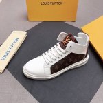 高帮系列louis Vuitton 路易威登 ，新款官网休闲高帮鞋爆款！原版一比一.，大牌的气势不言而明！上脚舒适大气！鞋面采用意大利进口头层牛漆皮搭配原版花纹