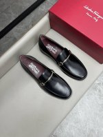 Ferragam菲拉格慕经典商务皮鞋，男士系带商务皮鞋，进口原版牛皮，牛皮内里，牛皮内里让鞋子穿在脚上时尚又舒适。码数：39-44 38、45、46定做 1D0