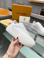 Louis Vuitton路易威登2024走秀新款 高端定制 1：1刻复 各大明星网红走秀款，百年经典 上脚舒适全新鞋履groovy Sneaker温柔配色-你