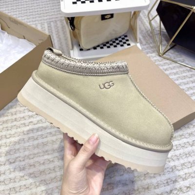官网对版4层大底 Ugg- 1132553民族风联名潮款厚底一脚蹬女懒人鞋雪地靴毛毛鞋 知名设计师品牌feng Chen Wang、Telfar推出的联名潮款单