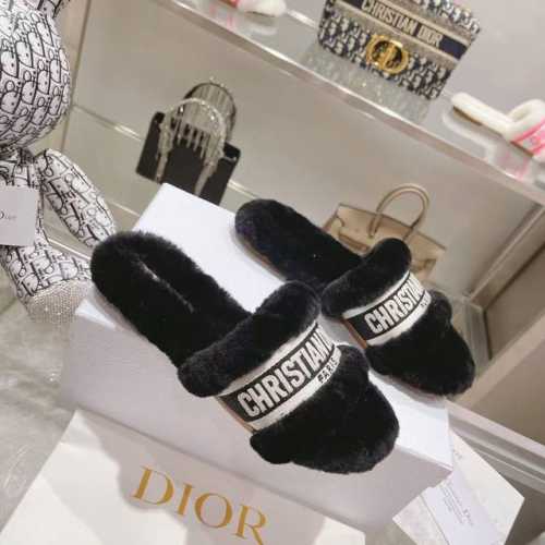 Dior 2024迪奥羊毛拖鞋系列 平底一字拖款 柔软舒适羊毛 原版工艺 橡胶大底 35-40码 41 42定做不退换 真皮底定做不退换