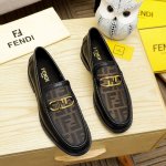 FENDI 最新男士正装皮鞋经典系列不容错过头层采用进口头层牛皮原单品质，皮质光滑细腻版型超赞，完美流线型轮廓皮内里，2色可选！码数38-45