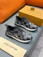 商品名称：Louis Vuitton 路易 威登 正规码数: 38-44 休闲鞋 商品材料：精选 牛皮鞋面，柔软羊皮内里；原厂大底。