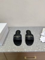 Dior 迪奥 25ss春夏新款 D-Lane 镂空平底圆头 露趾拖鞋Sun 凉鞋春季季成衣系列的新款单品，来自 iviera 限定系列，兼具高订风格和休闲气质