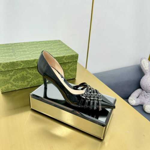 2024早春gucci 原版定制，1:1复刻，顶级品质，做工精致完美 金属电镀五金鞋跟 面料：全新进口双gg布 意大利进口混种羊皮 进口小.牛漆皮 内里：水染羊