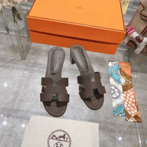 粗跟 出厂价 Hermes 爱马仕h拖鞋oran凉鞋系列 时尚又百搭 超级舒服 每个细节都做到极致 原版swift小牛皮 原版1:1独家私模鞋面 原版真皮沿条大