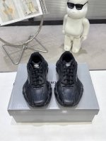 顶级版 P570 Balenciaga 巴黎世家最新爆款 Sneaker系列 休闲 老爹鞋 运动鞋 对时尚的热爱与执着.也让我们感受到了时尚背后所蕴含的深刻内涵