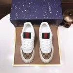 工厂 Gucci 情侣款 最高版本古奇爆款 专柜同步发售 ，，鞋面采用进口牛皮，舒适羊皮内里，脚感一级棒，原版轻便减震加厚发泡大底，简约拼色，百搭帅气，码数：女