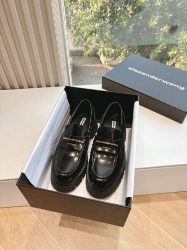 G013代购级别alexanderwan*大王2025春季新品厚底系列新品，无敌增高决绝子单品，鞋底厚，但脚感轻盈舒适！甄选进口牛皮，质感满分金色字母点缀，高级