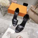 Hermès 爱马仕高跟气质凉鞋 耗时半年时间开发，终于完美复刻出货爱马仕的高跟鞋是我见过最简约最耐看最有气质的！！！任何风格都能hold住，跟高：7cm 9c