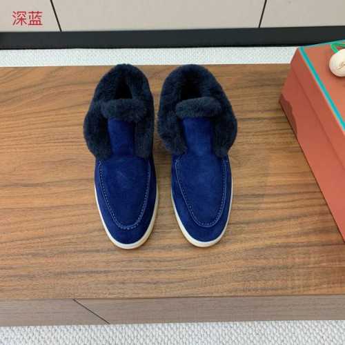 Loro Piana 高帮毛里乐福鞋。意大利顶级羊绒复古优雅低调奢华。时尚性与皮料实用性同样兼具依然全网最高品质。鞋面羊京丝质柔滑。手工缝线，A级羊毛里。原版大