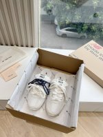 G027代购级别独家首发miumiu缪缪 春夏新款英伦风系带乐福鞋miumiu秀场适当独一无二的擦色工艺工艺来自miu Miu系列的细节特写 新季的潮流要素一