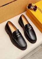 商品商标：Louis Vuitton 路易威登 休闲皮鞋 正码码数: 38-44 45.46订制 商品材料：精选 进口头层小牛皮鞋面+奢华五金扣，进口头层牛皮内