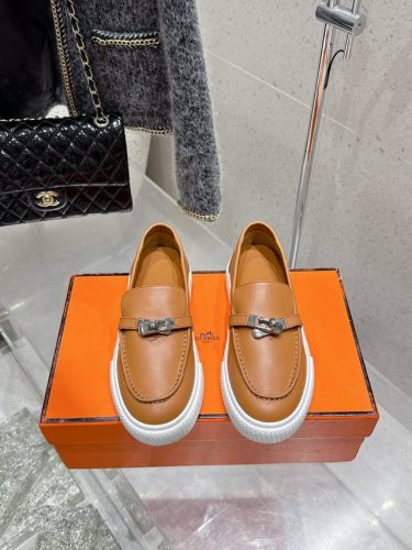 代购级 情侣款 男10 Hermes 爱马仕 H家 Game Kelly扣厚底乐福鞋 小牛皮乐福鞋风格免系带休闲运动鞋，搭配功能性镀钯Kelly鞋扣。 原版定制